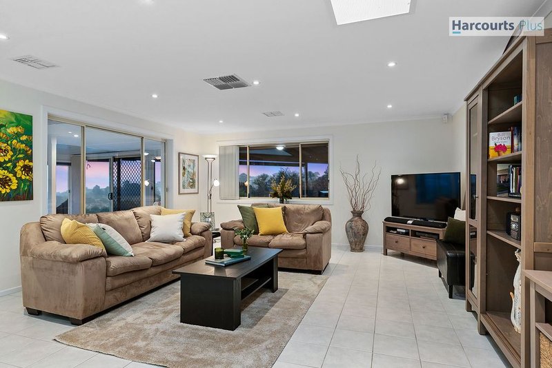 Photo - 39 Lighthouse Drive, Hallett Cove SA 5158 - Image 6