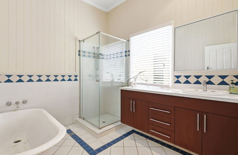 Photo - 39 Lilley Road, Bardon QLD 4065 - Image 11