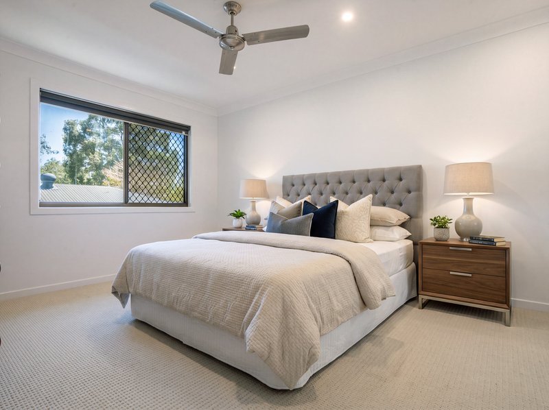Photo - 39 Logan Avenue, Oxley QLD 4075 - Image 6