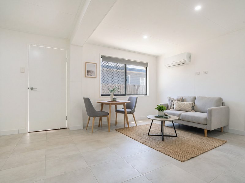 Photo - 39 Logan Avenue, Oxley QLD 4075 - Image 12