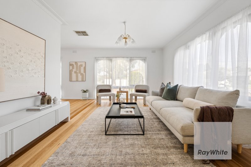 Photo - 39 Luton Way, Bundoora VIC 3083 - Image 2