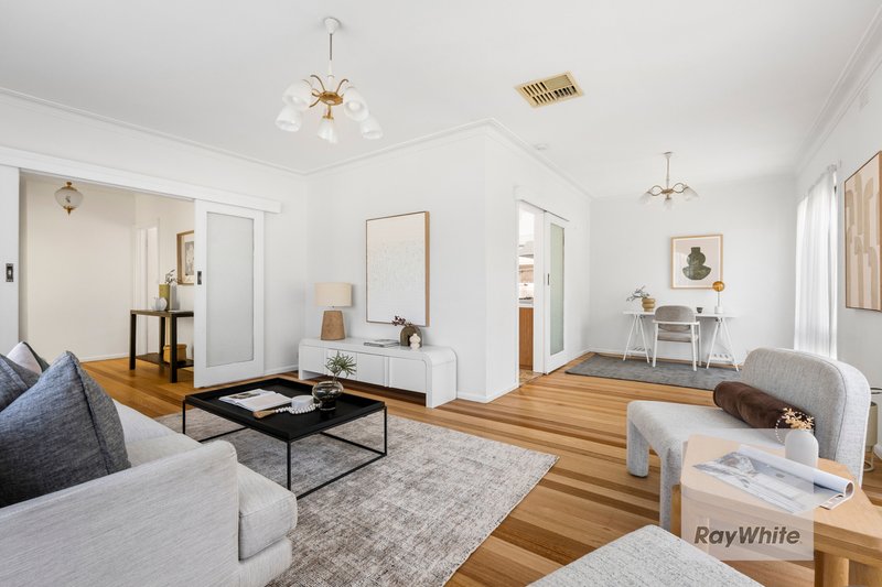 Photo - 39 Luton Way, Bundoora VIC 3083 - Image 3