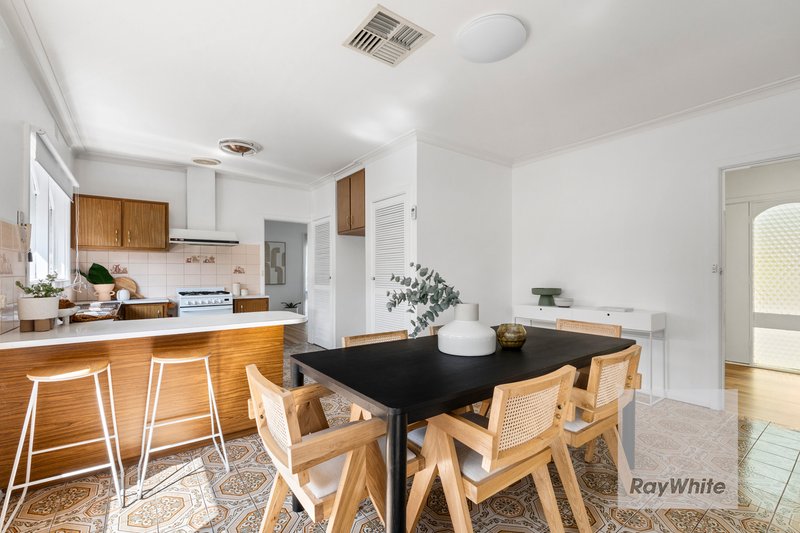 Photo - 39 Luton Way, Bundoora VIC 3083 - Image 6