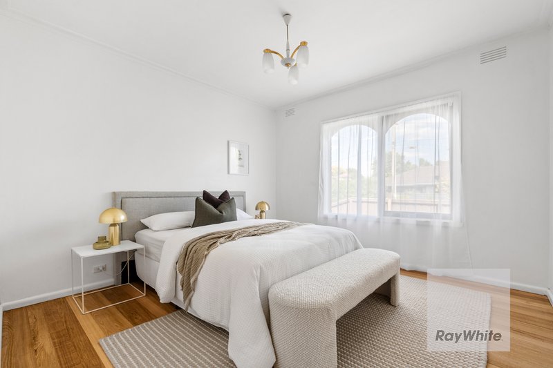 Photo - 39 Luton Way, Bundoora VIC 3083 - Image 7