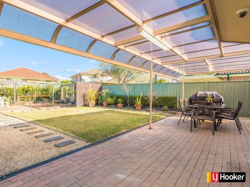 Photo - 39 Lyndhurst Court, Wattle Grove NSW 2173 - Image 9