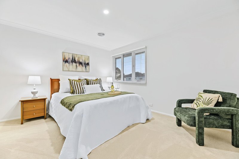 Photo - 39 Macquarie Circle, Waterways VIC 3195 - Image 10