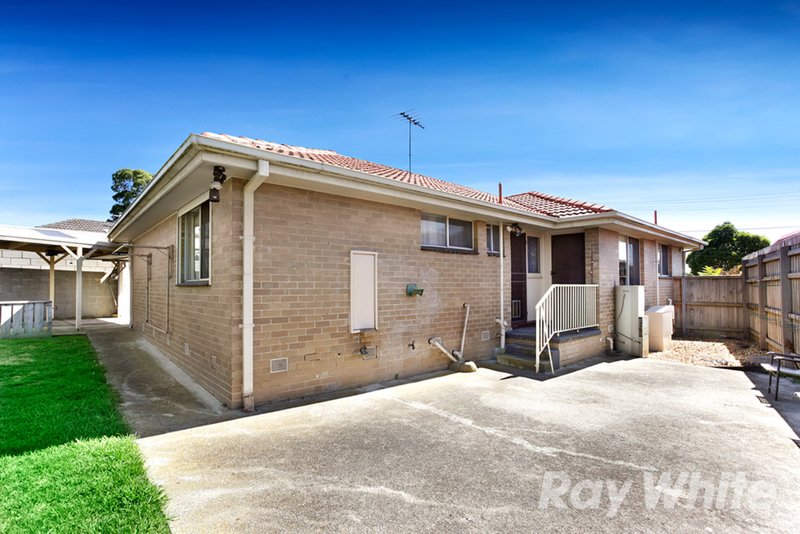 Photo - 39 Madison Avenue, Dandenong North VIC 3175 - Image 9