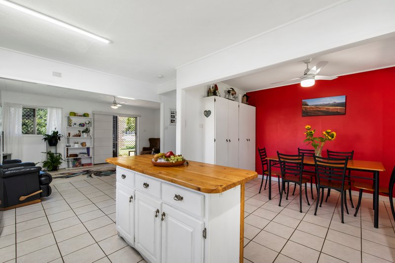 Photo - 39 Maleny Street, Landsborough QLD 4550 - Image 4