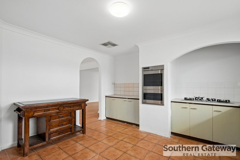 Photo - 39 Mandfield Way, Parmelia WA 6167 - Image 11