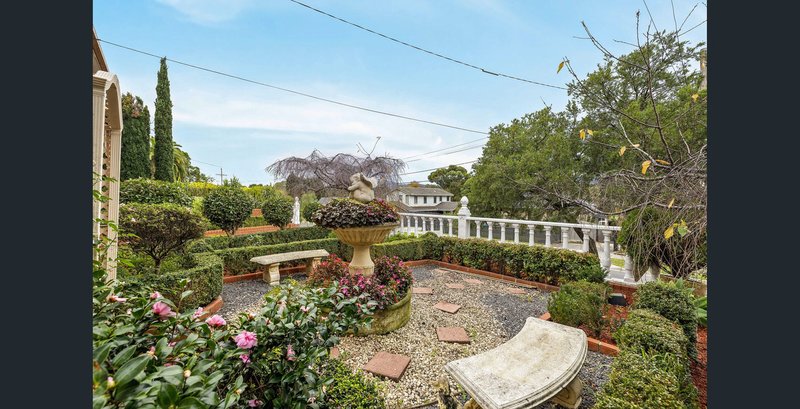 Photo - 39 Mareeba Crescent, Bayswater VIC 3153 - Image 13