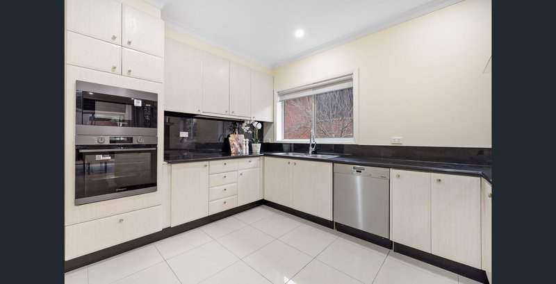 Photo - 39 Mareeba Crescent, Bayswater VIC 3153 - Image 24