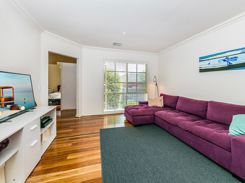 Photo - 3/9 May Street, Doncaster East VIC 3109 - Image 3