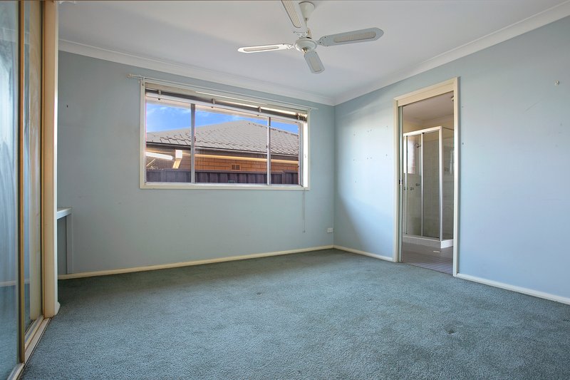 Photo - 39 Mazepa Avenue, South Penrith NSW 2750 - Image 9