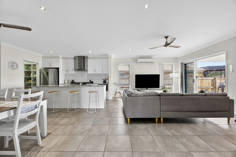 Photo - 39 Mclachlan Circuit, Willow Vale QLD 4209 - Image 7