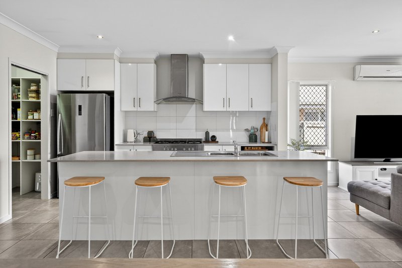 Photo - 39 Mclachlan Circuit, Willow Vale QLD 4209 - Image 8