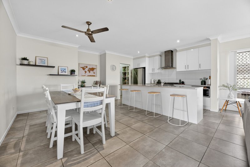 Photo - 39 Mclachlan Circuit, Willow Vale QLD 4209 - Image 11