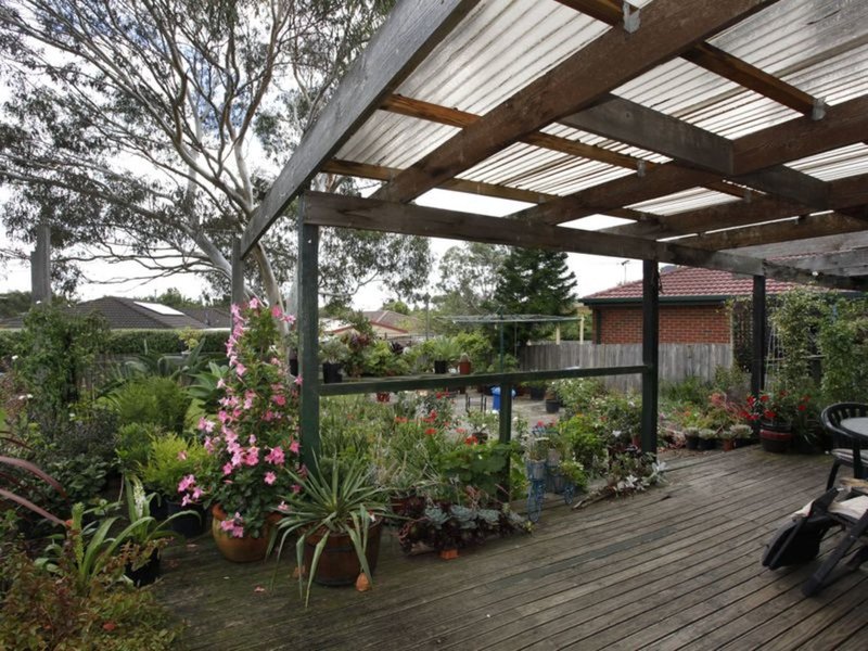 Photo - 39 Meeking Drive, Pakenham VIC 3810 - Image 4