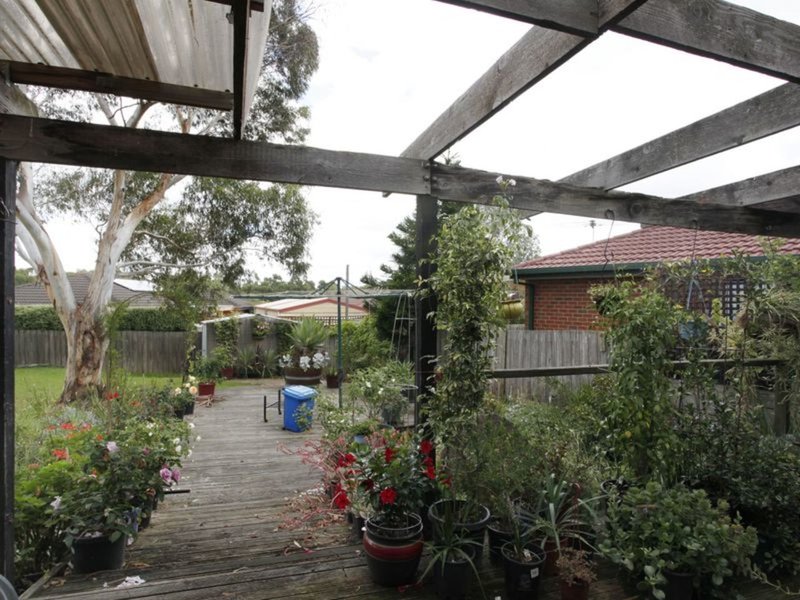 Photo - 39 Meeking Drive, Pakenham VIC 3810 - Image 10