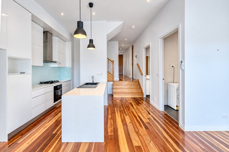 Photo - 3/9 Melinga Crescent, Chadstone VIC 3148 - Image 2