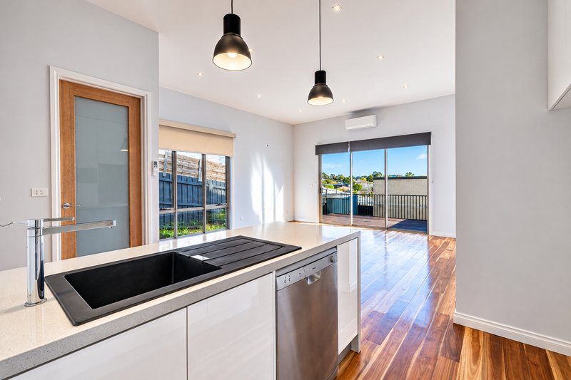 Photo - 3/9 Melinga Crescent, Chadstone VIC 3148 - Image 4
