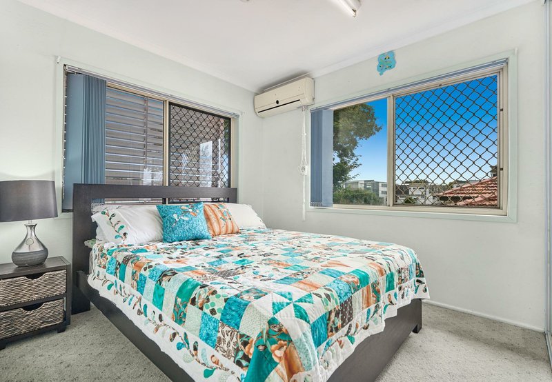 Photo - 39 Meyrick Street, Cannon Hill QLD 4170 - Image 7