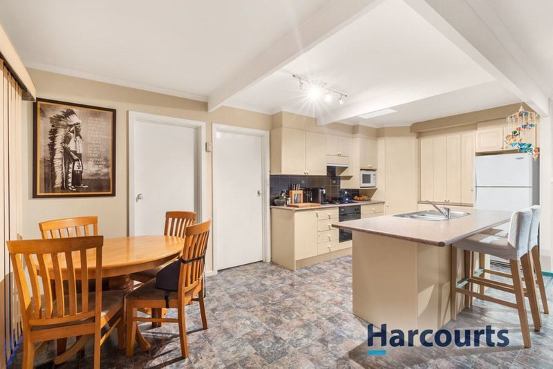 Photo - 39 Michele Drive, Scoresby VIC 3179 - Image 5