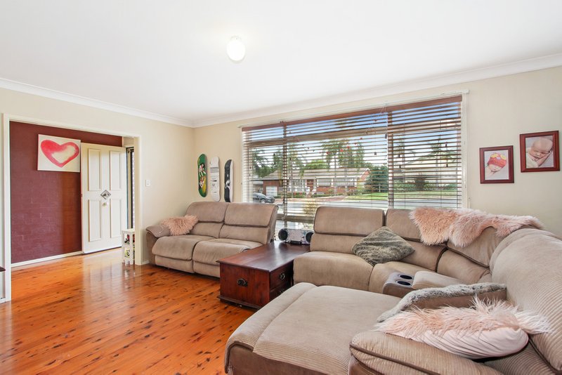 Photo - 39 Minnamurra Crescent, Tamworth NSW 2340 - Image 2