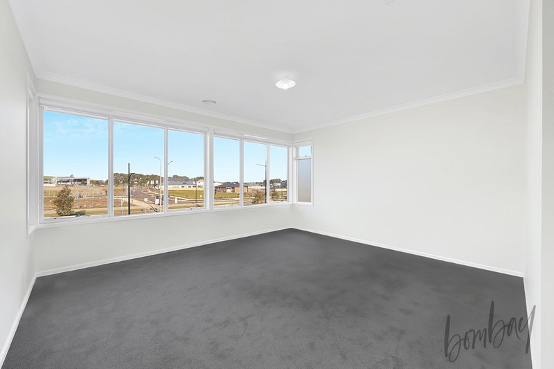 Photo - 39 Molesworth Crescent, Donnybrook VIC 3064 - Image 8