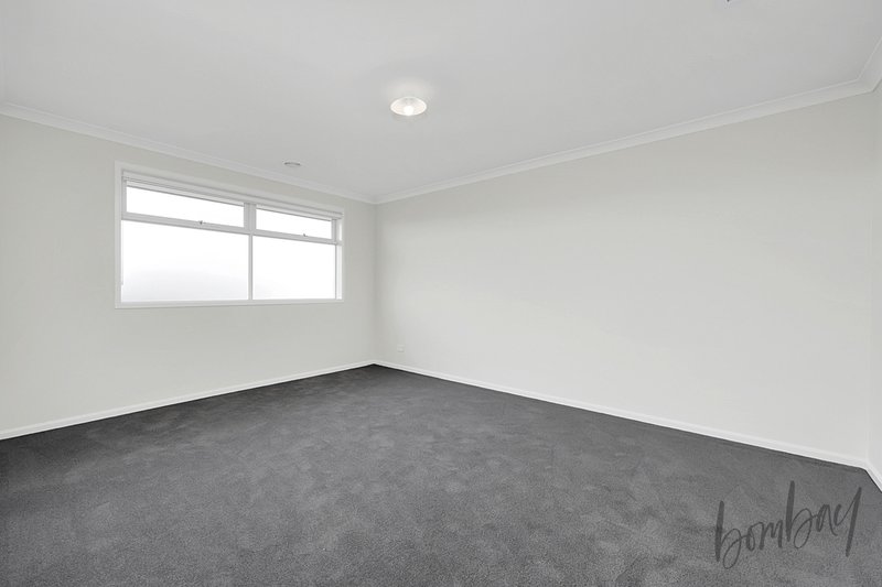 Photo - 39 Molesworth Crescent, Donnybrook VIC 3064 - Image 17