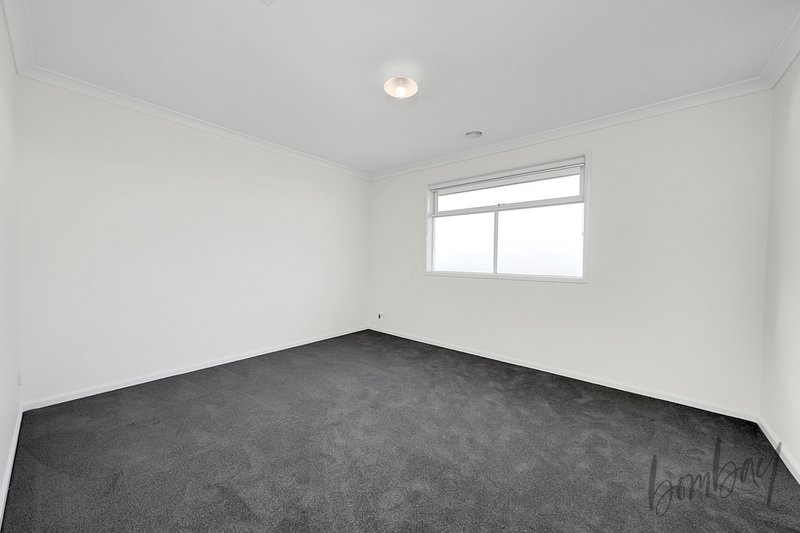 Photo - 39 Molesworth Crescent, Donnybrook VIC 3064 - Image 18