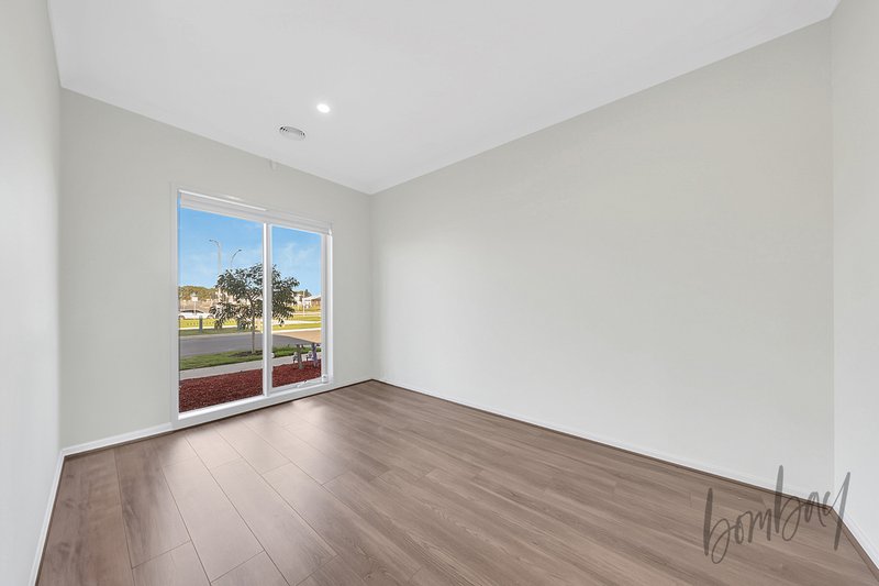 Photo - 39 Molesworth Crescent, Donnybrook VIC 3064 - Image 19