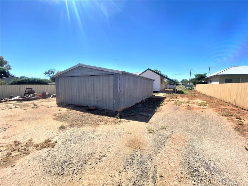 Photo - 39 Molesworth Street, Hillston NSW 2675 - Image 7