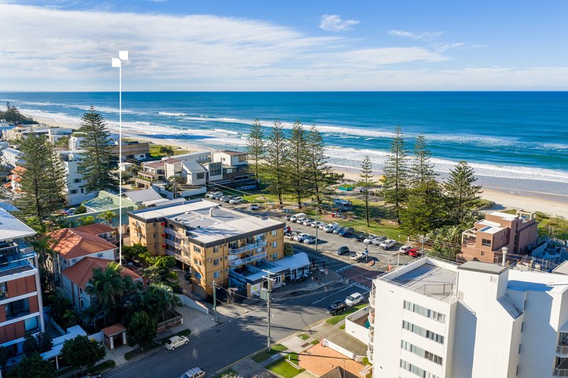 Photo - 3/9 Montana Road, Mermaid Beach QLD 4218 - Image 2