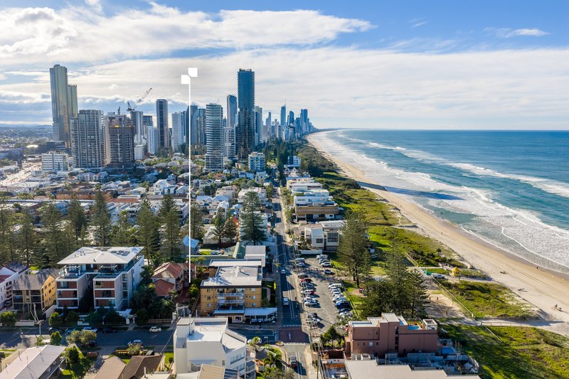 Photo - 3/9 Montana Road, Mermaid Beach QLD 4218 - Image 3