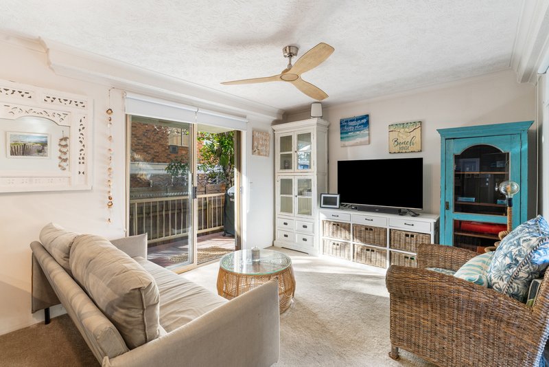 Photo - 3/9 Montana Road, Mermaid Beach QLD 4218 - Image 6
