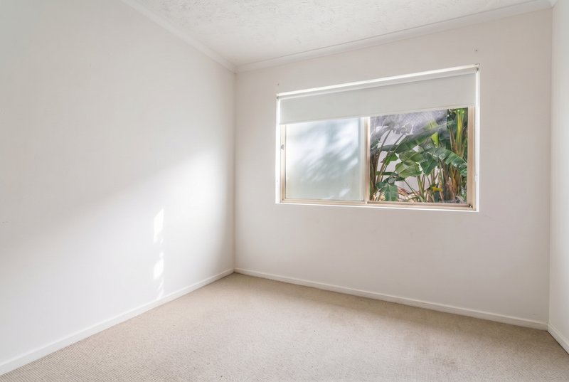 Photo - 3/9 Montana Road, Mermaid Beach QLD 4218 - Image 11