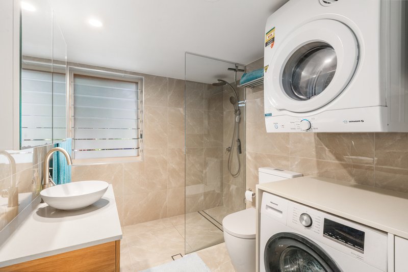 Photo - 3/9 Montana Road, Mermaid Beach QLD 4218 - Image 12