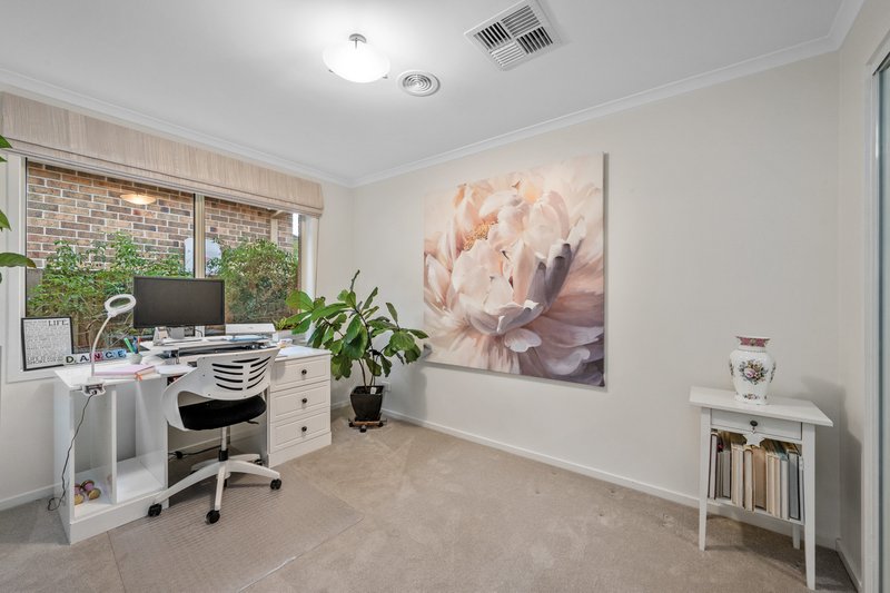 Photo - 39 Murray Drive, Burwood VIC 3125 - Image 8