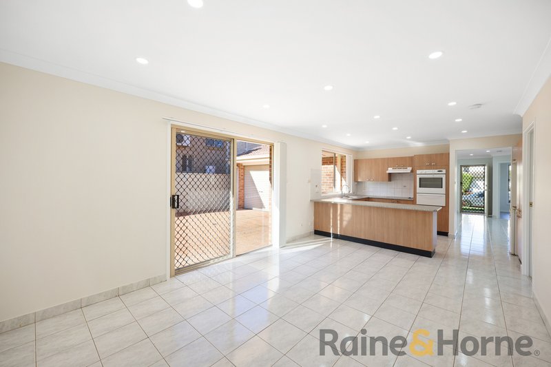 Photo - 39 Myrtle Street, Prestons NSW 2170 - Image 4
