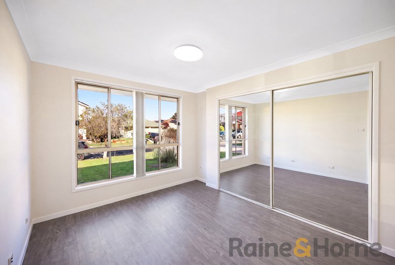 Photo - 39 Myrtle Street, Prestons NSW 2170 - Image 5