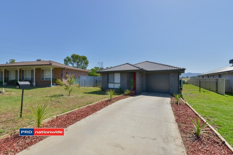 Photo - 39 Nowland Crescent, Tamworth NSW 2340 - Image 11