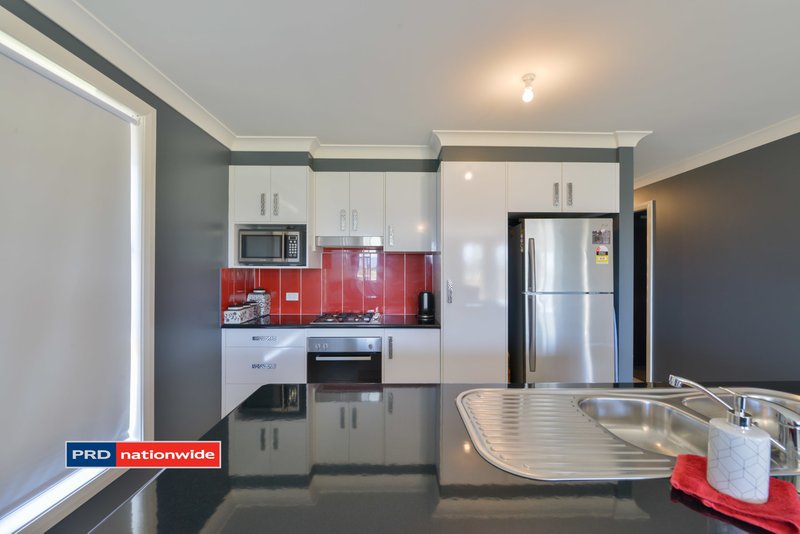 Photo - 39 Nowland Crescent, Tamworth NSW 2340 - Image 17