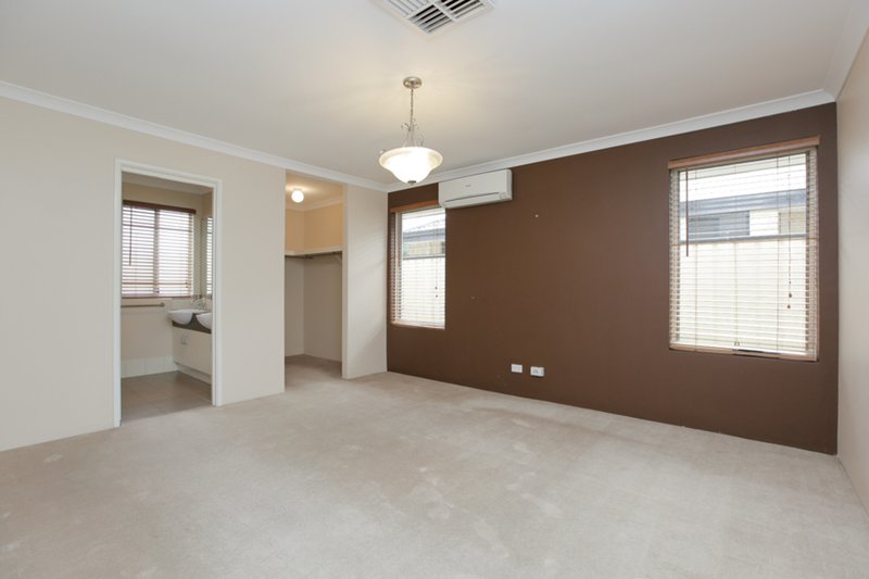 Photo - 39 Oakpark Green, Clarkson WA 6030 - Image 15