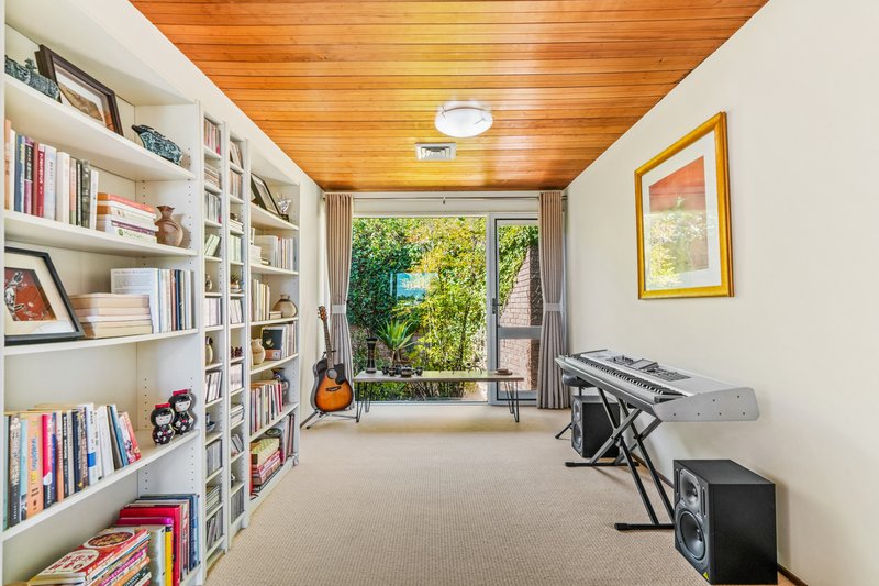 Photo - 39 Oleander Avenue, Baulkham Hills NSW 2153 - Image 2