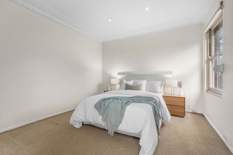 Photo - 39 Orana Crescent, Peakhurst Heights NSW 2210 - Image 7