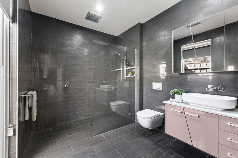 Photo - 39 Palm Beach Crescent, Mount Waverley VIC 3149 - Image 9