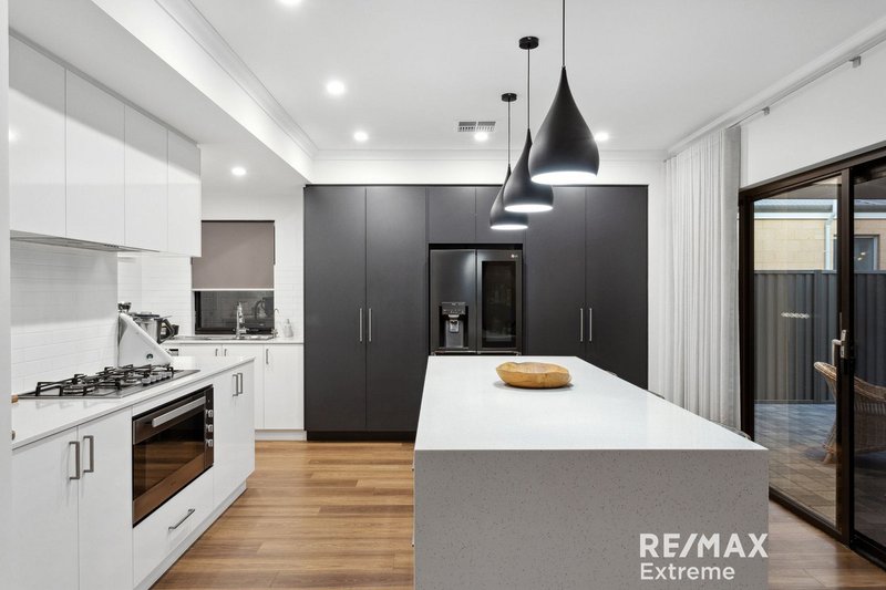 Photo - 39 Pandora Drive, Jindalee WA 6036 - Image 3