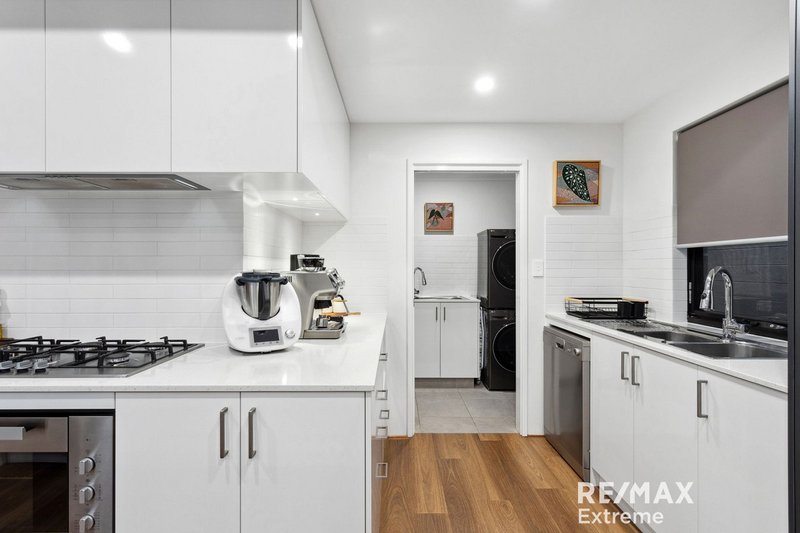 Photo - 39 Pandora Drive, Jindalee WA 6036 - Image 4