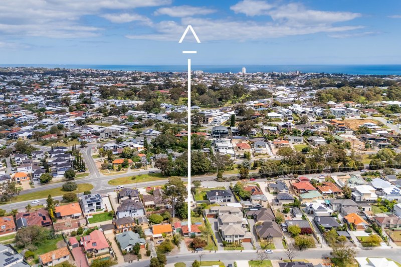 Photo - 39 Panton Crescent, Karrinyup WA 6018 - Image 3