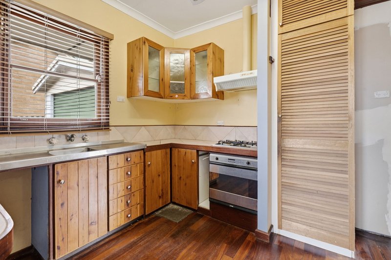 Photo - 39 Panton Crescent, Karrinyup WA 6018 - Image 7